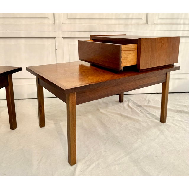 1960s Pair of MCM Stanley Furniture Walnut 2-Tier Stepped Nightstands Side Tables For Sale - Image 9 of 18