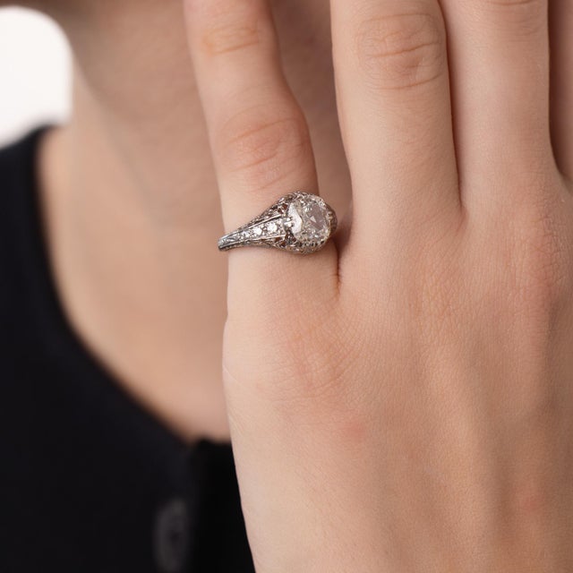 1920s 1920s Art Deco Gia 1.21 Carat Diamond Platinum Engagement Ring, Size 4.75 For Sale - Image 5 of 6