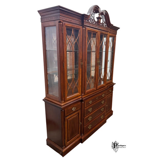 Thomas Chippendale Vintage Chippendale Style Mahogany China / Display Cabinet For Sale - Image 4 of 10