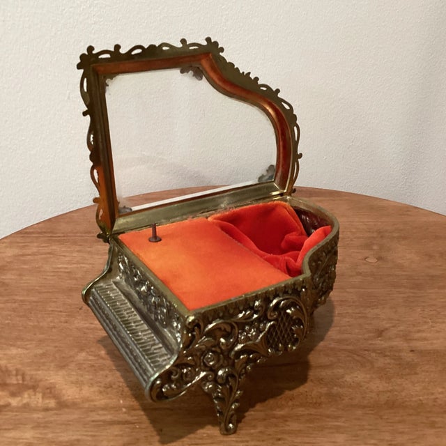 French Vintage Mid 20th Century Musical Piano Jewelry Solid Brass Gold Gilt Ormolu Love Story Japan For Sale - Image 3 of 13