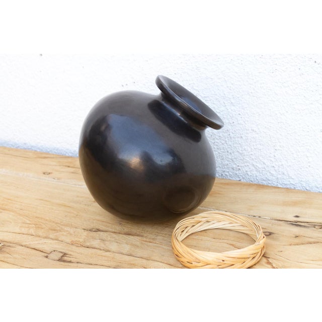 Vintage San Bartolo Black Clay Global Vessel For Sale - Image 4 of 7