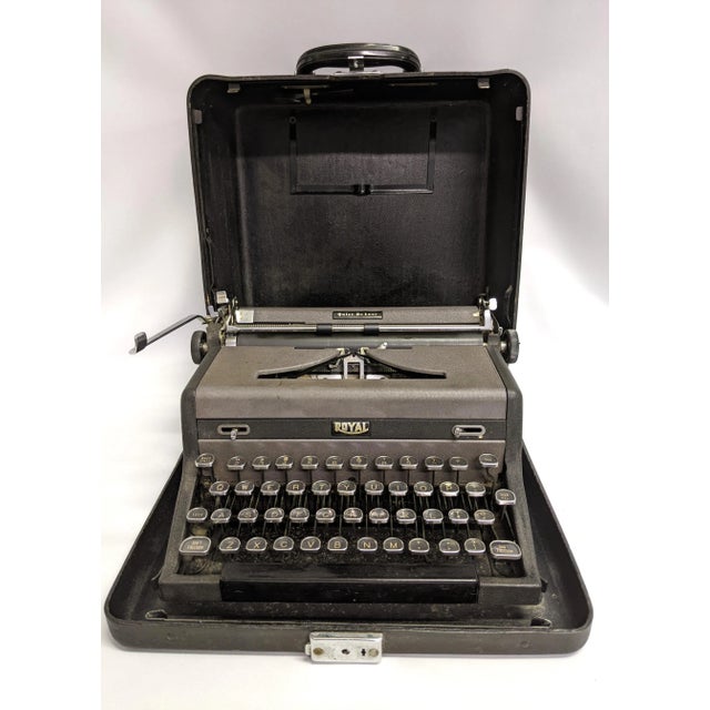 Mid-Century Royal Quiet DeLuxe Typewriter | Chairish