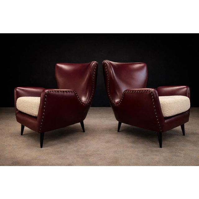 Carlo Hauner Pair of Brazilian Modernist Armchairs in Hardwood, Burgundy Leather & Bouclé by Carlo Hauner, 1950s – Lot 466 For Sale - Image 4 of 15
