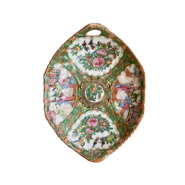 19th C. Chinoiserie Rose Medallion Low Bowl With Handles For Sale - Image 4 of 11