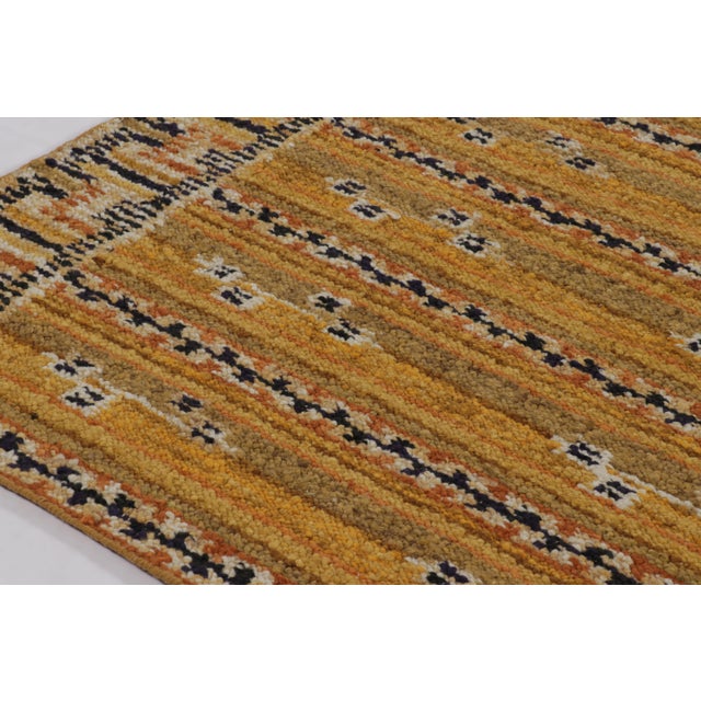 Mid-Century Modern Rug & Kilim’s Modern Scandinavian Style Rug “Marta Stripe” Design in Gold Tones For Sale - Image 3 of 8