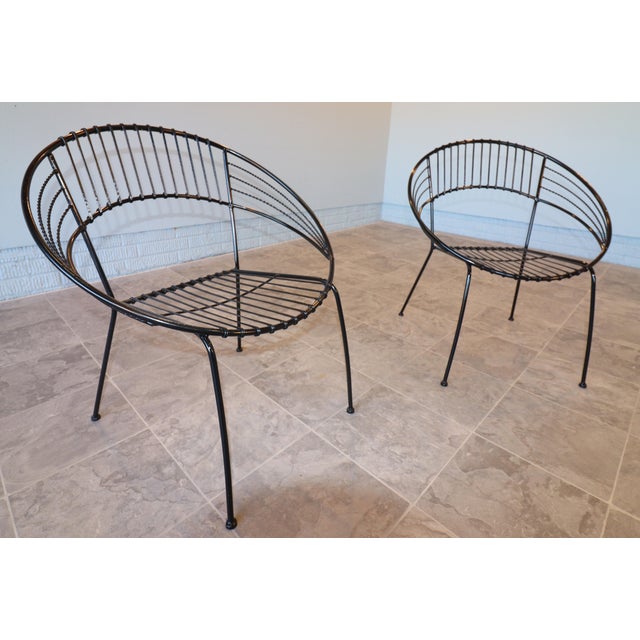 Pair of Mid-Century Modern Wrought Iron Hoop Lounge Chairs, C. 1950s–1960s For Sale - Image 6 of 14