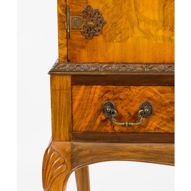 Early 20th Century Queen Anne Burr Walnut Cocktail Cabinet For Sale - Image 9 of 18