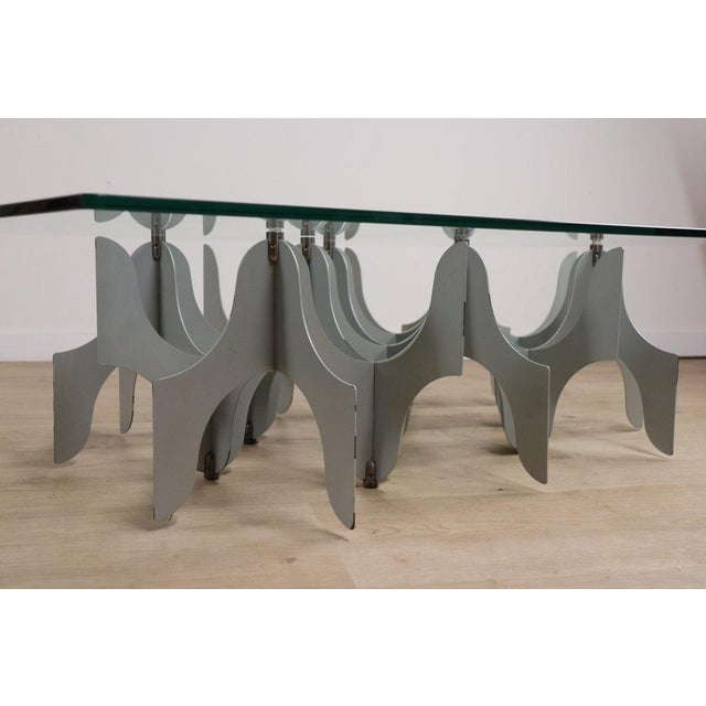 1980s Minimalist Sculptural Coffee Table in Metal and Glass, 1980s For Sale - Image 5 of 18