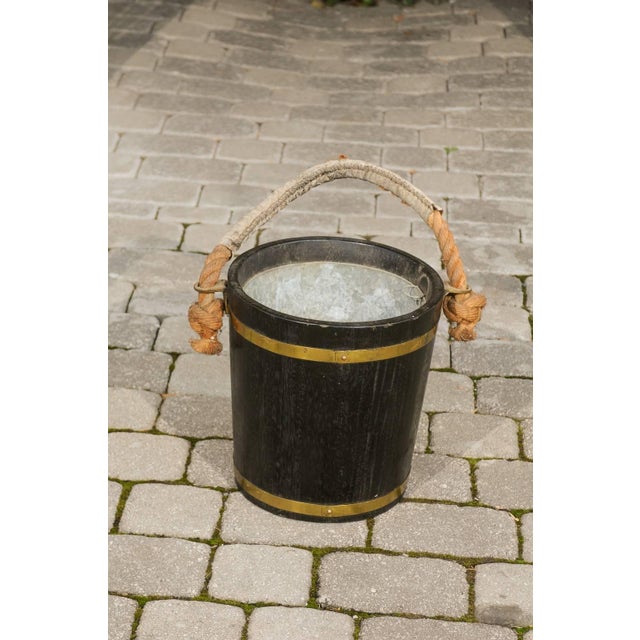 Wood Late 19th Century English Oak Champaign Bucket with Coat of Arms For Sale - Image 7 of 8