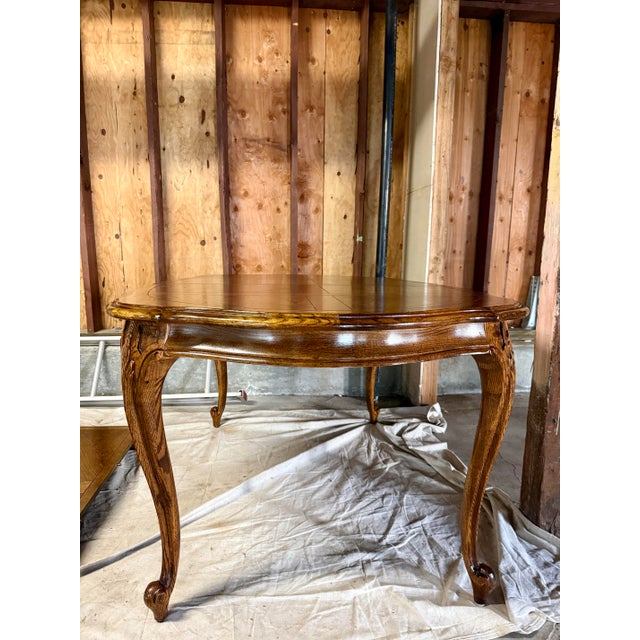 1950s French Provincial Louis XV Extendable Table For Sale - Image 4 of 7