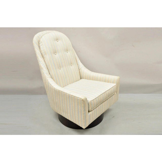 Vintage Mid Century Modern Milo Baughman Style Wooden Swivel Base Club Lounge Chair. Item features solid wood swivel...