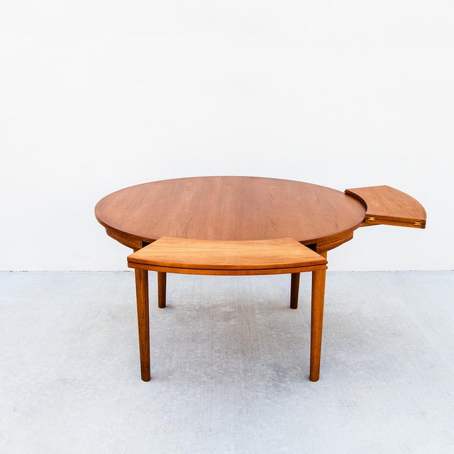 Dyrlund 1960s Iconic Danish Modern Lotus Expandable Dining Table by Dyrlund, Large Version For Sale - Image 4 of 15