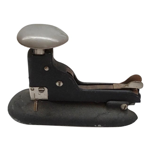 Vintage Hotchkiss Art Deco Speed No. 6 Black Metal Stapler For Sale