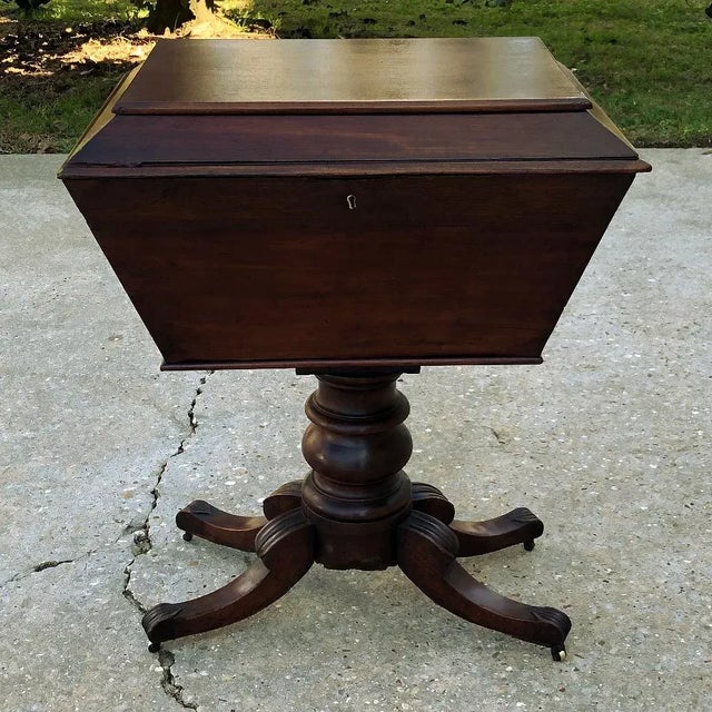 Cellarette, 19th Century English Regency Period Wine Server in Mahogany For Sale - Image 13 of 13