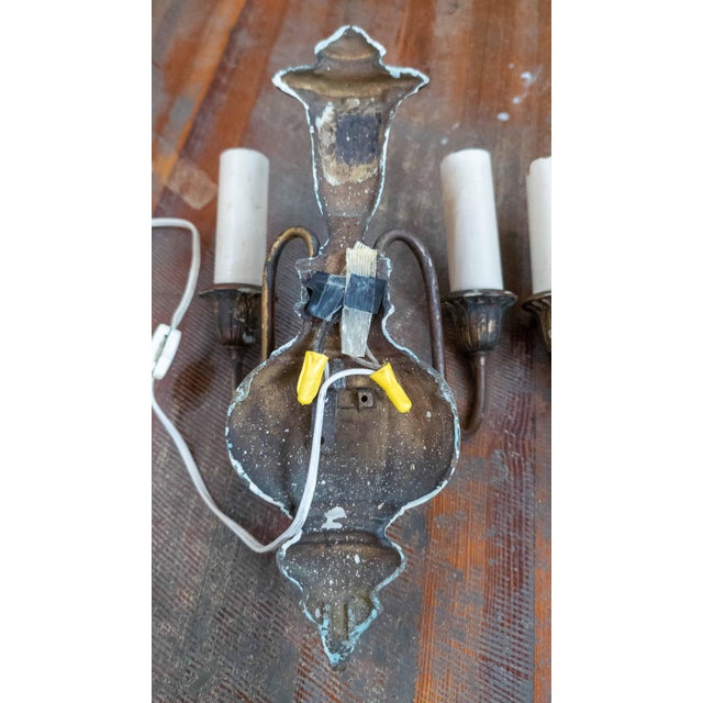 20th Century American Pair of Brass Wall Sconces in Georgian Adams Revival Style For Sale - Image 17 of 17