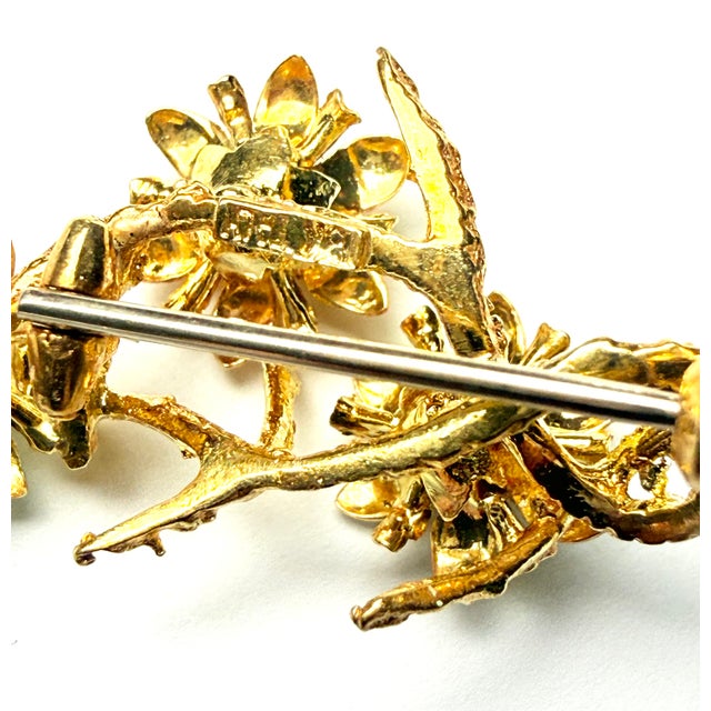 Gold 1970s 18k Yellow Gold Italian Floral Brooch With Enamel Leaves & Rubies For Sale - Image 8 of 13