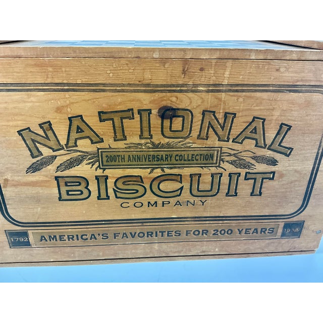 1990s Vintage Boho Chic Americana Rustic Commemorative Biscuit Pine Box Game Board For Sale - Image 18 of 18