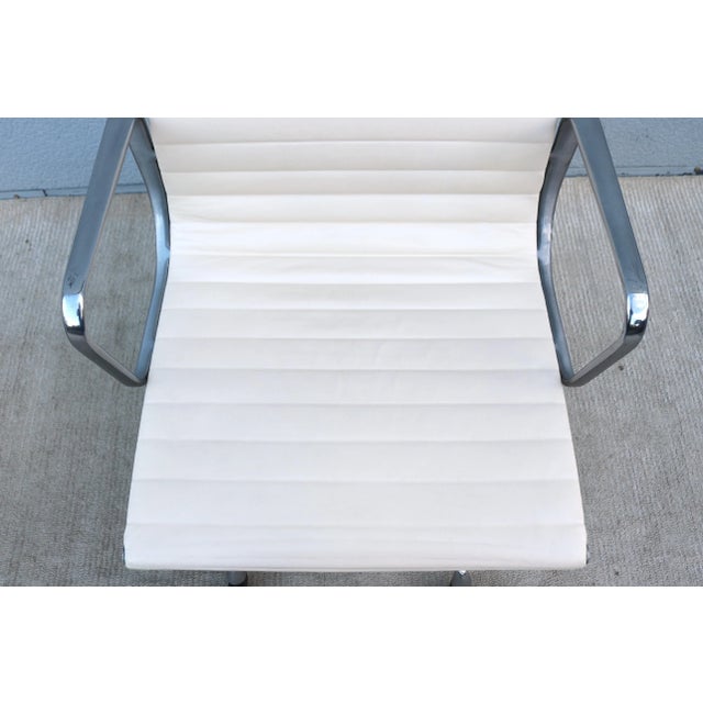 Mid-Century Herman Miller Eames Aluminum Group Management Chair in White Leather For Sale - Image 16 of 18