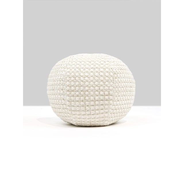 Contemporary The House Of Scalamandré Heatherton Circle Pillow In Swan For Sale - Image 3 of 3