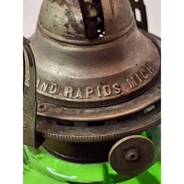 Antique Emerald Green Glass Kerosene Finger Lamp 4-Panel Portrait Pilgrim For Sale - Image 15 of 18