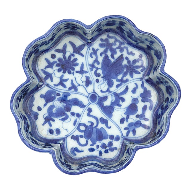 19th Century Blue and White Lobed Dish, Japan For Sale