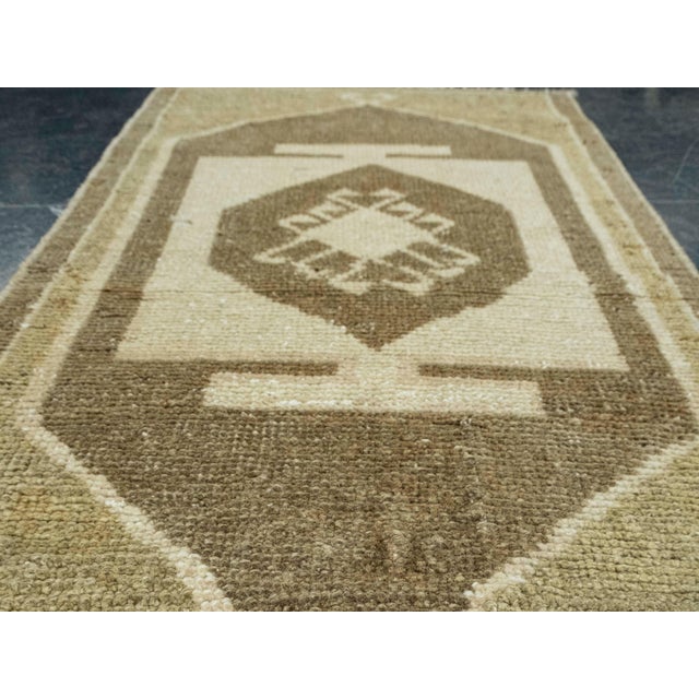 Turkish Turkish Mini Rug Oriental Hand Knotted Vintage Rug 1'6" x 3'1" #16550 For Sale - Image 3 of 8