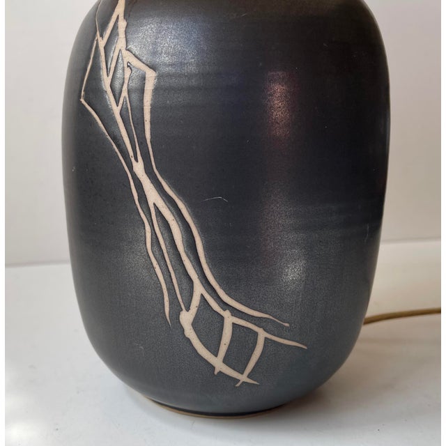 Danish Modern Satin Black Ceramic Table Lamp by Aino Grib, 1980s For Sale - Image 4 of 9