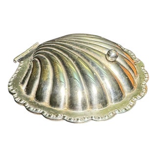 Vintage Cheltenham English Silver Plate Shell Catchall For Sale
