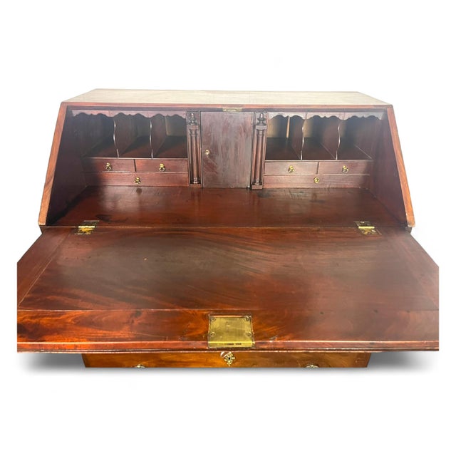 English Chest of Drawers in Mahogany For Sale - Image 12 of 18