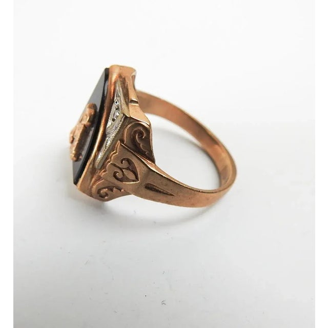 Metal Early 20th Century Kinsley 10k Gold Onyx Initial Ring For Sale - Image 7 of 7