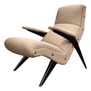 Brazilian Modernist Lounge Chair in Ebony-Stained Pau Marfim With Oatmeal Bouclé, 1950s For Sale