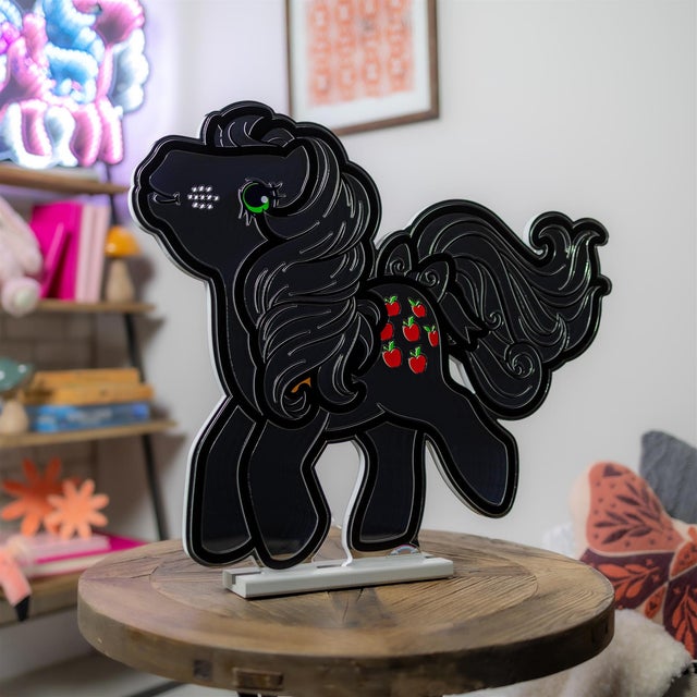 Bring the spirit of My Little Pony to life with the My Little Pony Applejack Ekkolight! Featuring the beloved Applejack in...
