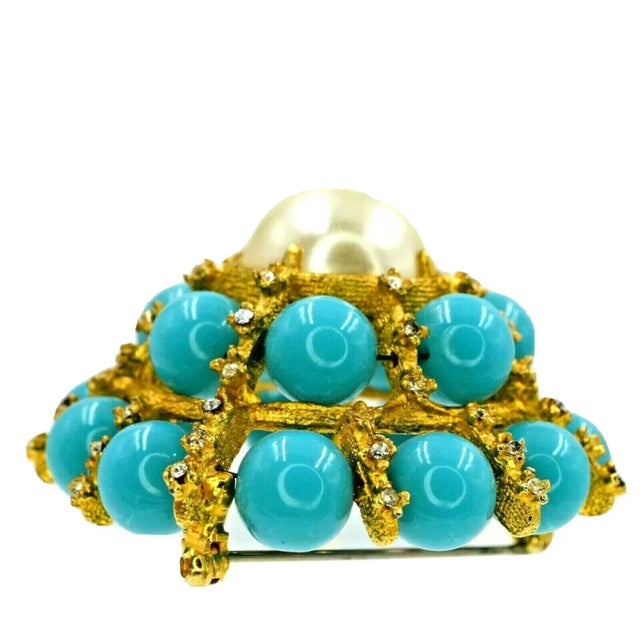 Kenneth Jay Lane 1960s Kenneth Jay Lane k.j.l Glass Pearl Turquoise Blue Brooch Gold Plated Vintage For Sale - Image 4 of 8