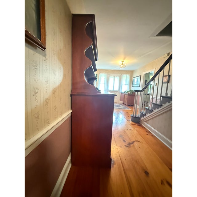 American 1930s Cushman Colonial Creations Hutch/Dresser For Sale - Image 3 of 7