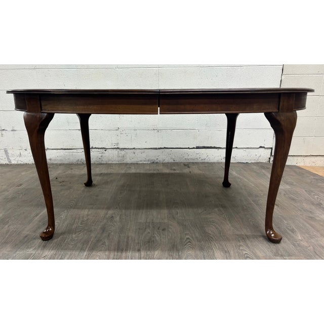 Vintage Queen Anne Style Oval Walnut Dining Table For Sale - Image 4 of 10