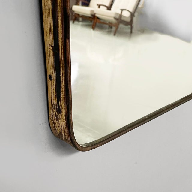 Mid-Century Modern Italian Shaped Wall Mirror in Burnished Brass, 1950s For Sale - Image 4 of 15