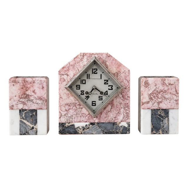 French Art Deco Marble Clock Garniture Set from Saint-Hilaire-Du-Harcouët, 1925, Set of 3 For Sale