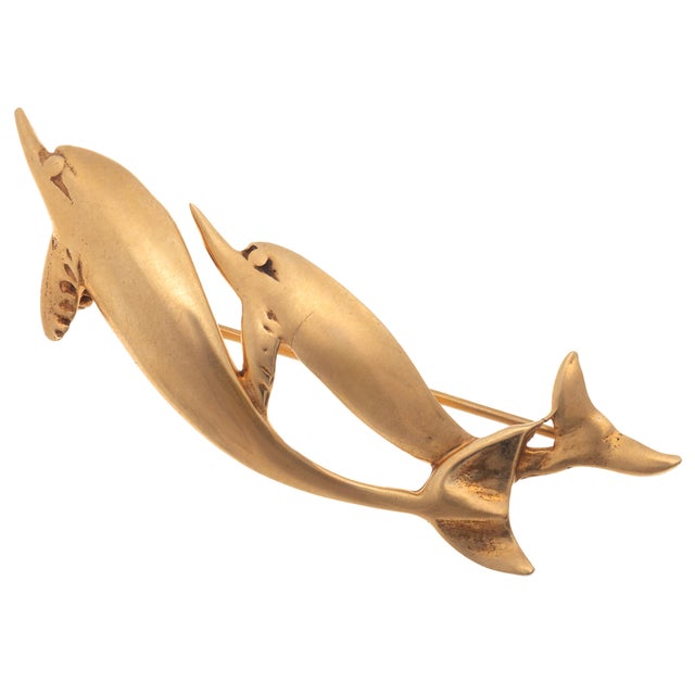 Vintage Tiffany and Company 14 Karat Yellow Gold Two Swimming Dolphins 2.4 Inch For Sale - Image 12 of 13