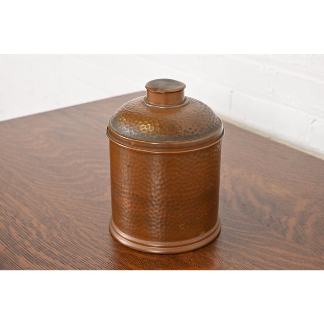 Art Deco Roycroft Style Arts & Crafts Hammered Copper Humidor, Circa 1920s For Sale - Image 3 of 12