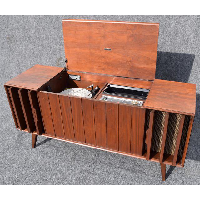 Vintage Zenith Mid-Century Modern Stereo Console | Chairish