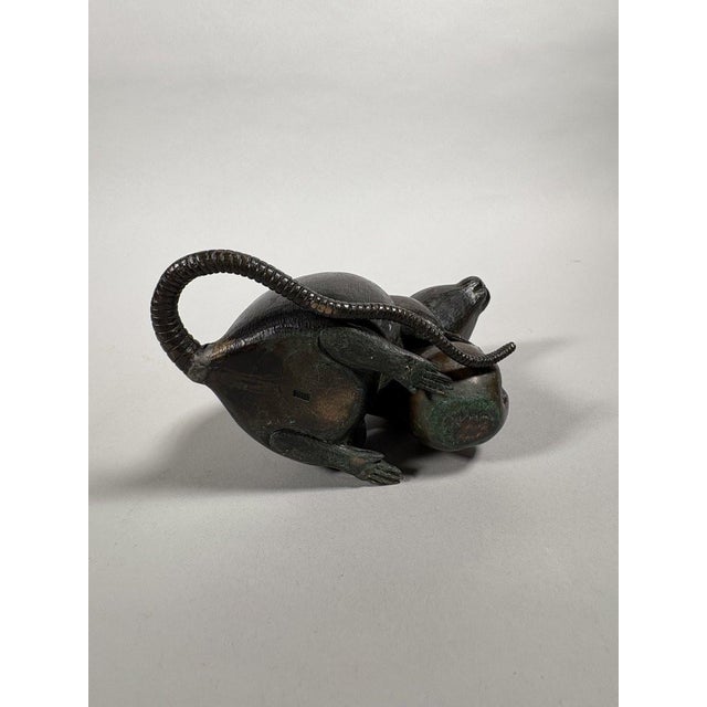 Bronze Rat with a Chestnut Okimono - Bronze - Japan - Meiji Period (1868–1912) 19th century For Sale - Image 8 of 9