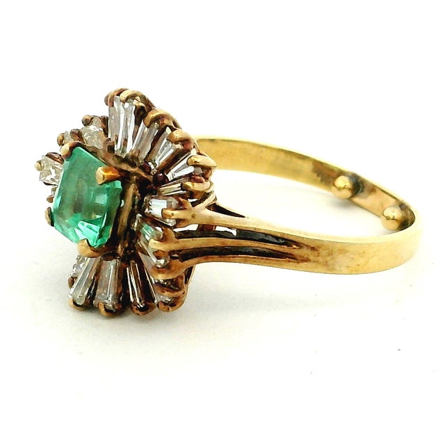 Vintage 14k Gold Emerald & Diamond Ballerina Ring, Circa 1980, Size 7 For Sale - Image 10 of 11