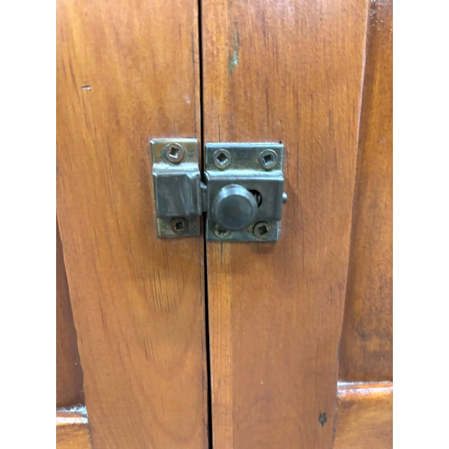 Wood Antique Pine Pennsylvania Style Rustic Farmhouse Style Nightstand Side Table For Sale - Image 7 of 9