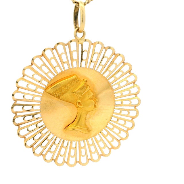Gold Vintage Italian 18k Gold Nefertiti Egyptian Revival Pendant For Sale - Image 8 of 11