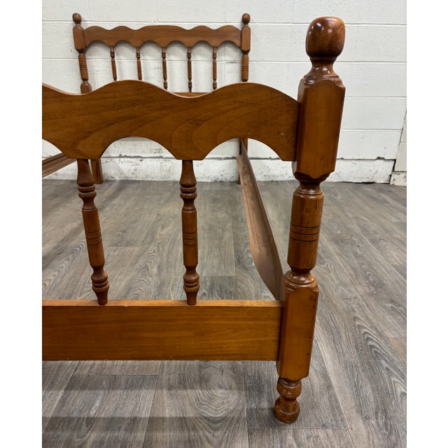 Vintage Twin Size Maple Cannonball Spindle Bed For Sale - Image 10 of 10