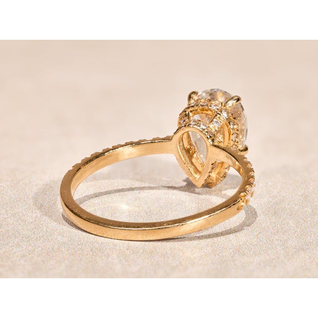The West River: 2.12 Carat Pear Shaped Diamond Engagement Ring For Sale In Philadelphia - Image 6 of 15