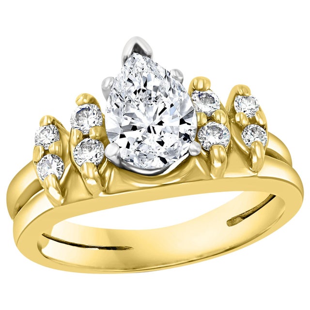 1.0 Carat Pear Shape Center Diamond Engagement 14 Karat Yellow Gold Ring For Sale - Image 15 of 18