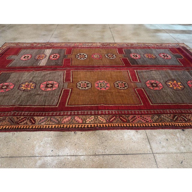 Galerie Shabab Collection Mid-20th Century Turkish Anatolian Room Size Rug For Sale - Image 4 of 8