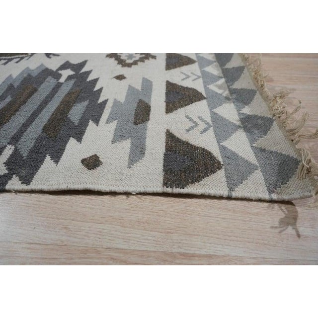 Contemporary 6x9 Ivory Flat Weave Wool Stacked Aztec Motifs Classic Traditional Carpet Rug For Sale - Image 3 of 8