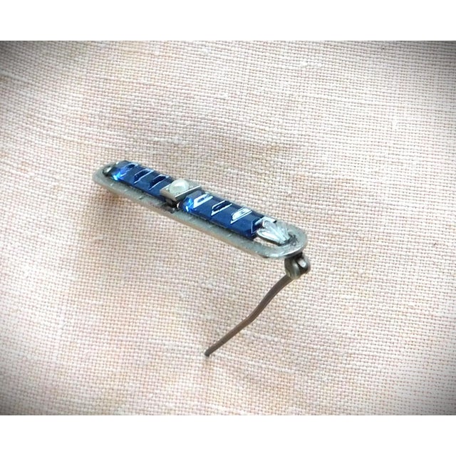 Royal Blue Blue Square Cut Art Deco Stone Bar Pin, Seed Pearl, Silver For Sale - Image 8 of 12